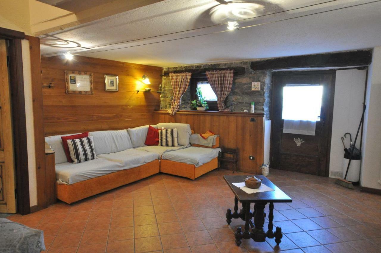 La Casa Dei Tre Gufetti Villa Introd Buitenkant foto
