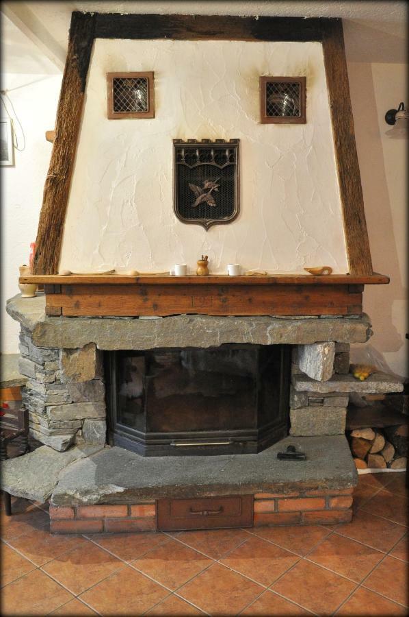 La Casa Dei Tre Gufetti Villa Introd Buitenkant foto