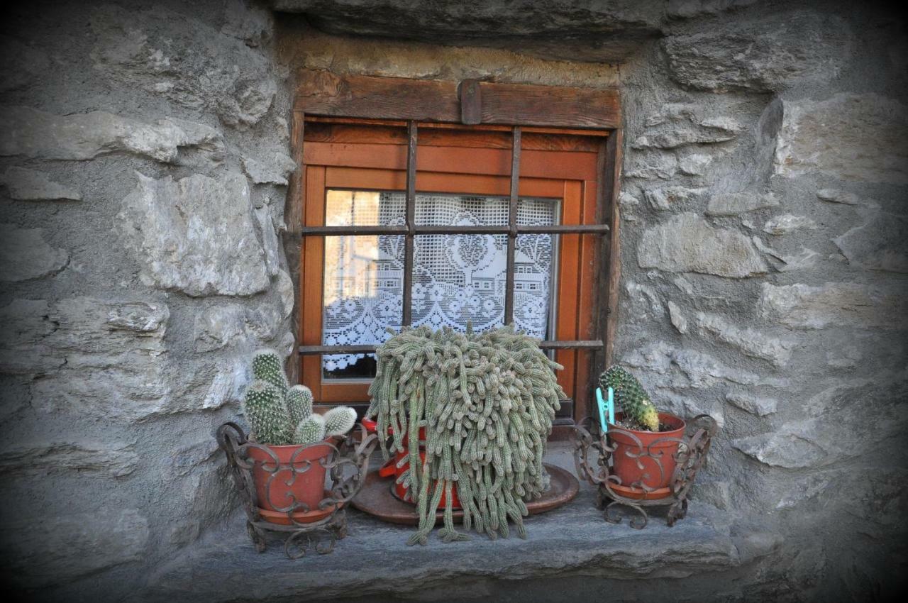 La Casa Dei Tre Gufetti Villa Introd Buitenkant foto